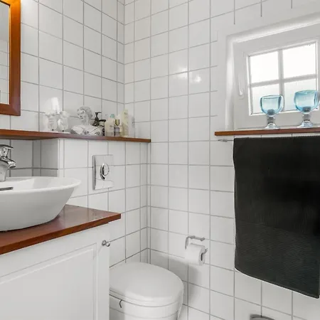 Reika - 500m From The Sea By Interhome